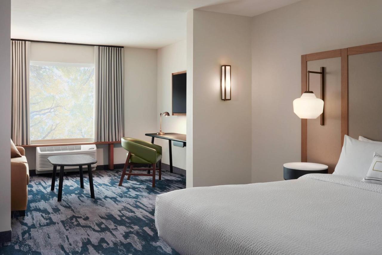 Fairfield By Marriott & Davis *